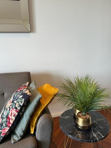 Central London Spectacular riverview two bedroom Luxury designer apartment-AC-Parking-WIFI-2 bathrooms, Londyn (zdjęcie 4)