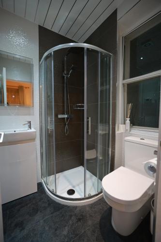 Doune Guest House - image 3