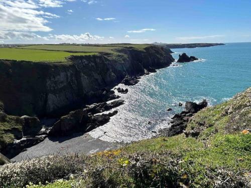 Cuddfan Fach - Pembrokeshire Stunning Barn near the Coastal Path