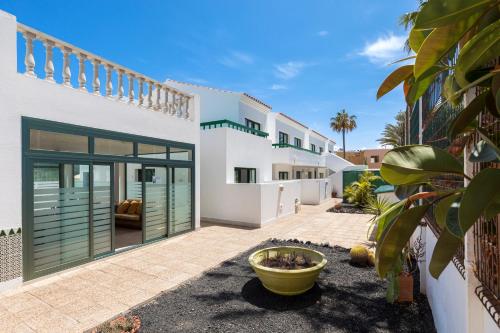 Apartamentos Erika - Adults Only