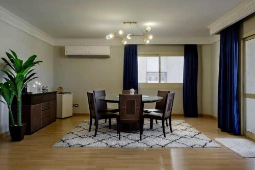 Spacious Apartment with Stunning View Close to Airport - image 13