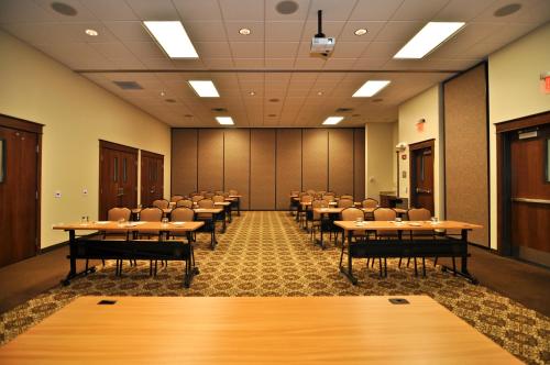 Montcler Hotel & Conference Center, Trademark by Wyndham - 연회장