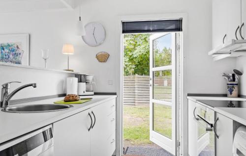 cuina, Lovely Home In Samsø With Wifi in Samso