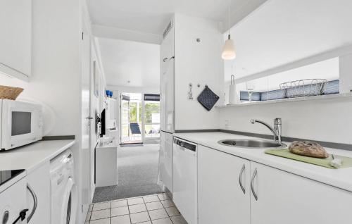 cuina, Lovely Home In Samsø With Wifi in Samso