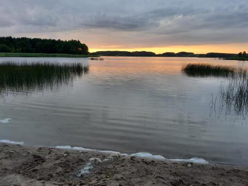 Mazury - Całoroczne domki nad jeziorem -sauna -balia z jacuzzi