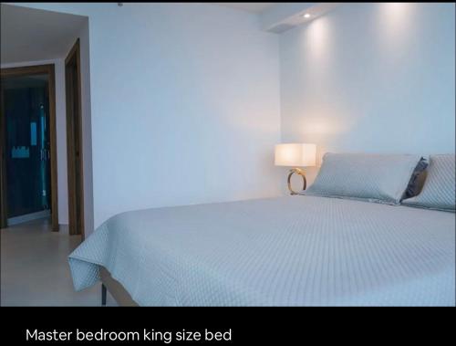 High-end beach front condo Luxury direct ocean view in Sunny Isles Beach, USA