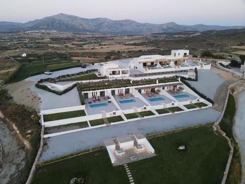 La Grande Vue-Private hilltop villas with private pools 3