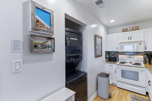 Two-Bedroom Apartment image 6