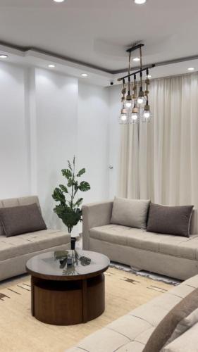 شقة الكامله