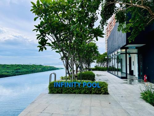 SuperMario, 8pax, Urban Suites - 5km to Komtar