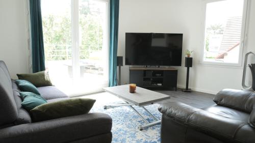 Appartement cosy avec terrasse, 2 chambres - Location saisonnière - Noisy-le-Sec