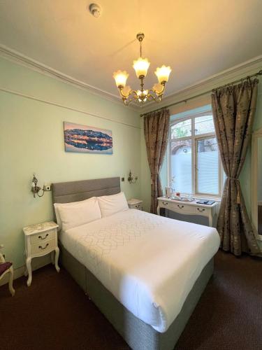 Shandon Bells Guest House Room Type - Double Room