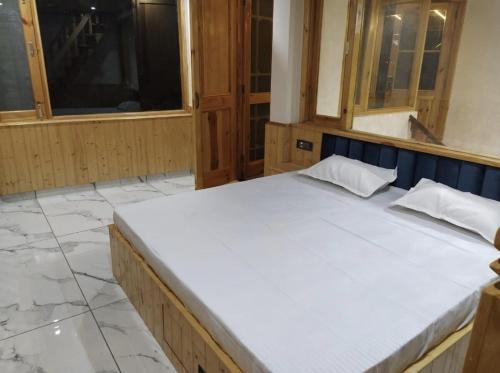 Skyview Cottages Manali in Bashkola