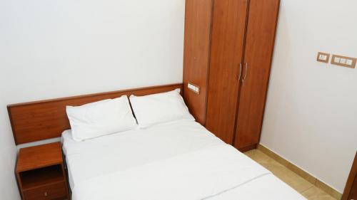 1 double bed