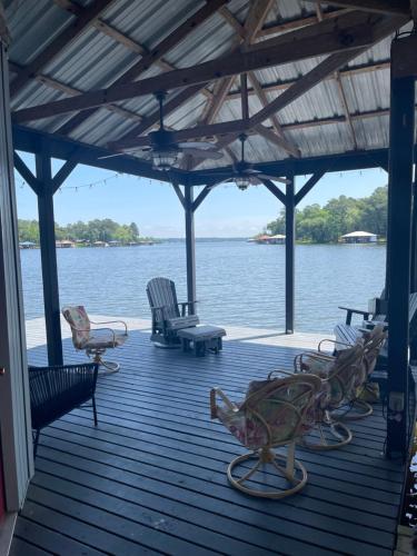 A környék, Lazy Days Lakehouse - Lake Palestine in Coffee City (TX)
