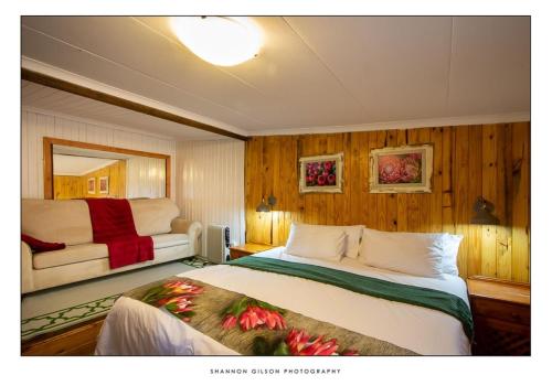 Exterior view of Stunning Cosy cottages close to SaniPass mountains with Wifi and Dstv