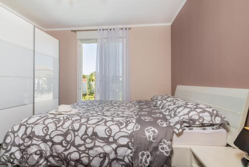 Villa Land - image 5