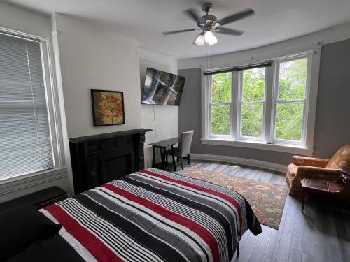 Second floor deluxe studio in Cincinnati, USA