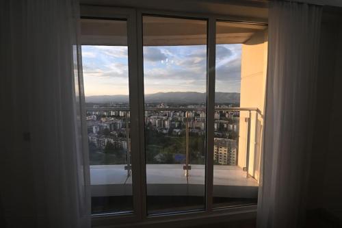 New 1BR SkyCity Apartment in Skopje - Free Parking, Skopje (photo 9)