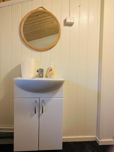 Explore Bugøynes in วัดโซ