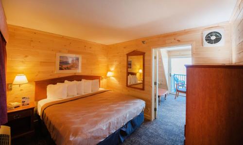 King Room with Sofa Bed