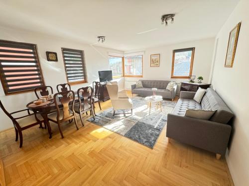 Latin Bridge Sarajevo - 3 Room Apartment, 80m2 in Villa with free private parking - Old Town Sarajevo