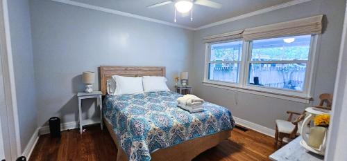 Cottage close to beach and downtown Cottage close to beach and downtown