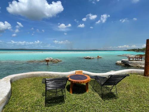 Blue Caribe Bacalar Front Lagoon in Бакалар