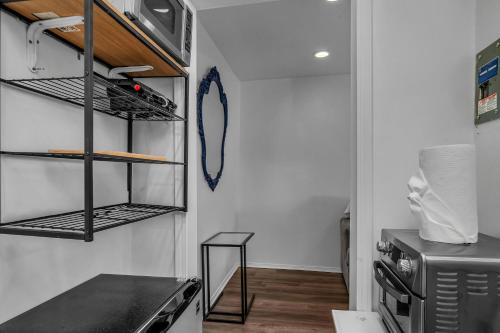 Small 1-bedroom with small yard in West Hollywood in Los Angeles, USA