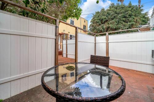 Small 1-bedroom with small yard in West Hollywood, Los Angeles (fotografie 10)