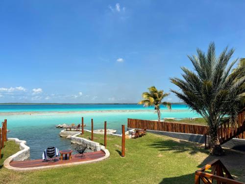 Blue Caribe Bacalar Front Lagoon in Бакалар