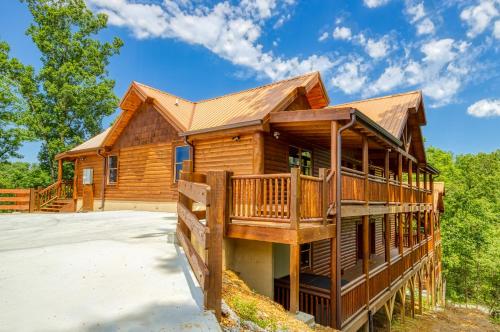 Majestic Splash-8 Bedroom, Indoor Pool, Hot Tub, 560 FREE tickets each paid day