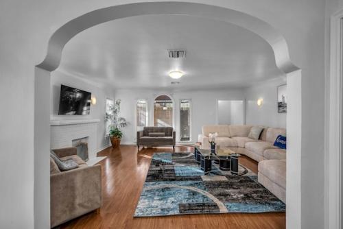 Spacious 2 levels 2-Bedroom 2-Bath in The best Neighborhood in Los Angeles, USA