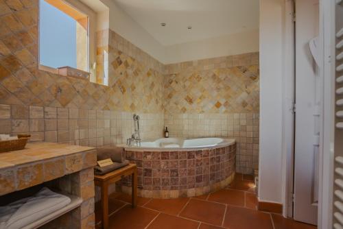 Omma – Roussillon, UT