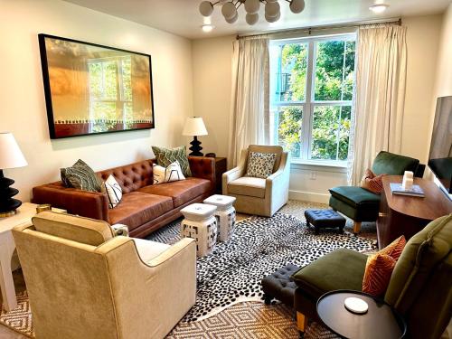 The Vault - Perfect Location! image