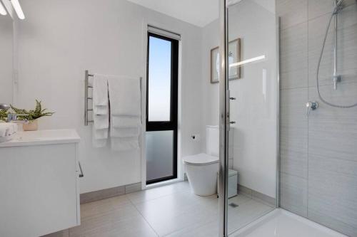 Modern Family Home 7km Airport Free Park, Auckland (Foto 6)