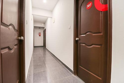 Collection O Sathyajyothi Comforts Near Deepanjali Nagar Metro Station