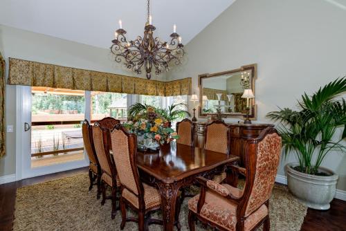 The Sanctuary in ลากูนาฮิลส์ (CA)