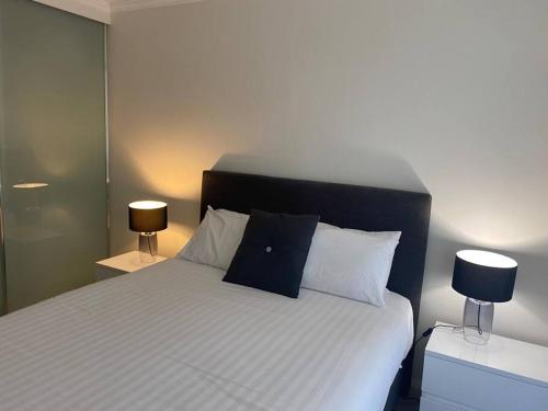 Ultra Convenient St Leonards Apartment HER09008 - image 2