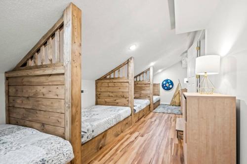 It's Lake Time - Complementary Boat Rental