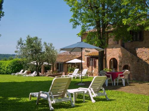 Kert, Farmhouse in Tuscany with Pool  Scenic Views in Montaione