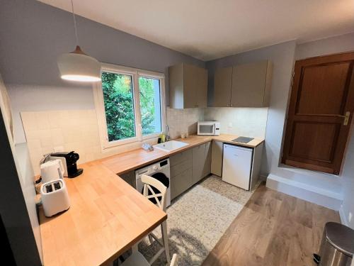 Pere Lachaise Apartment - main image