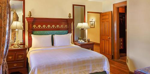 Deluxe Suite room in The Oberoi Cecil