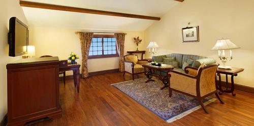 Deluxe Suite image 1