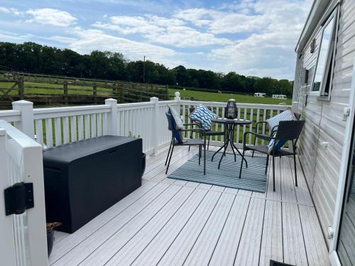 Countryside 3-bedroom Static Caravan in Llannerch-y-Medd