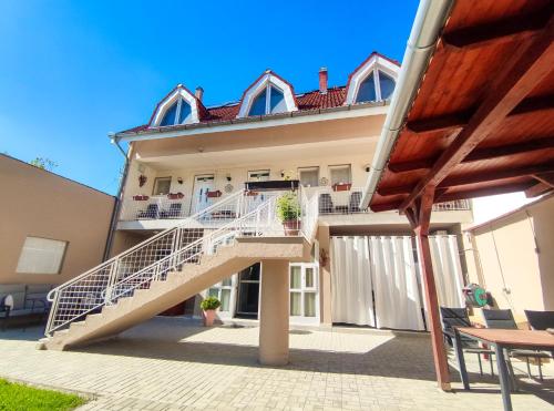 A szálláshely kívülről, Weinberger Vendeghaz in Zamárdi