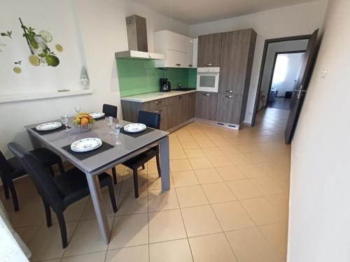 Apartment Mira 1