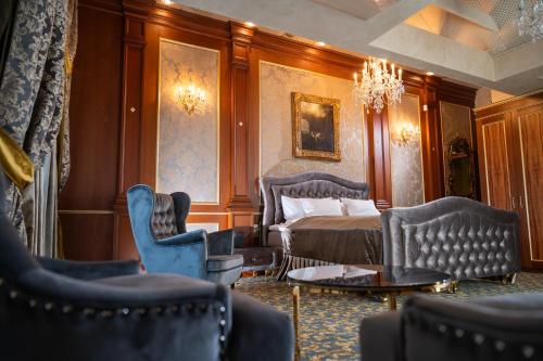 Amber VIP Hotel Room Type - Deluxe Double Room with Balcony and Sea View