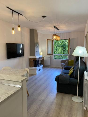  Acogedor apartamento con piscina compartida y opción a parking in Jaca