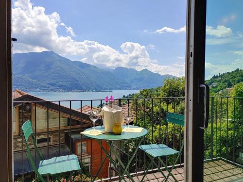 SUNRISE'S Lodge in Pianello Del Lario